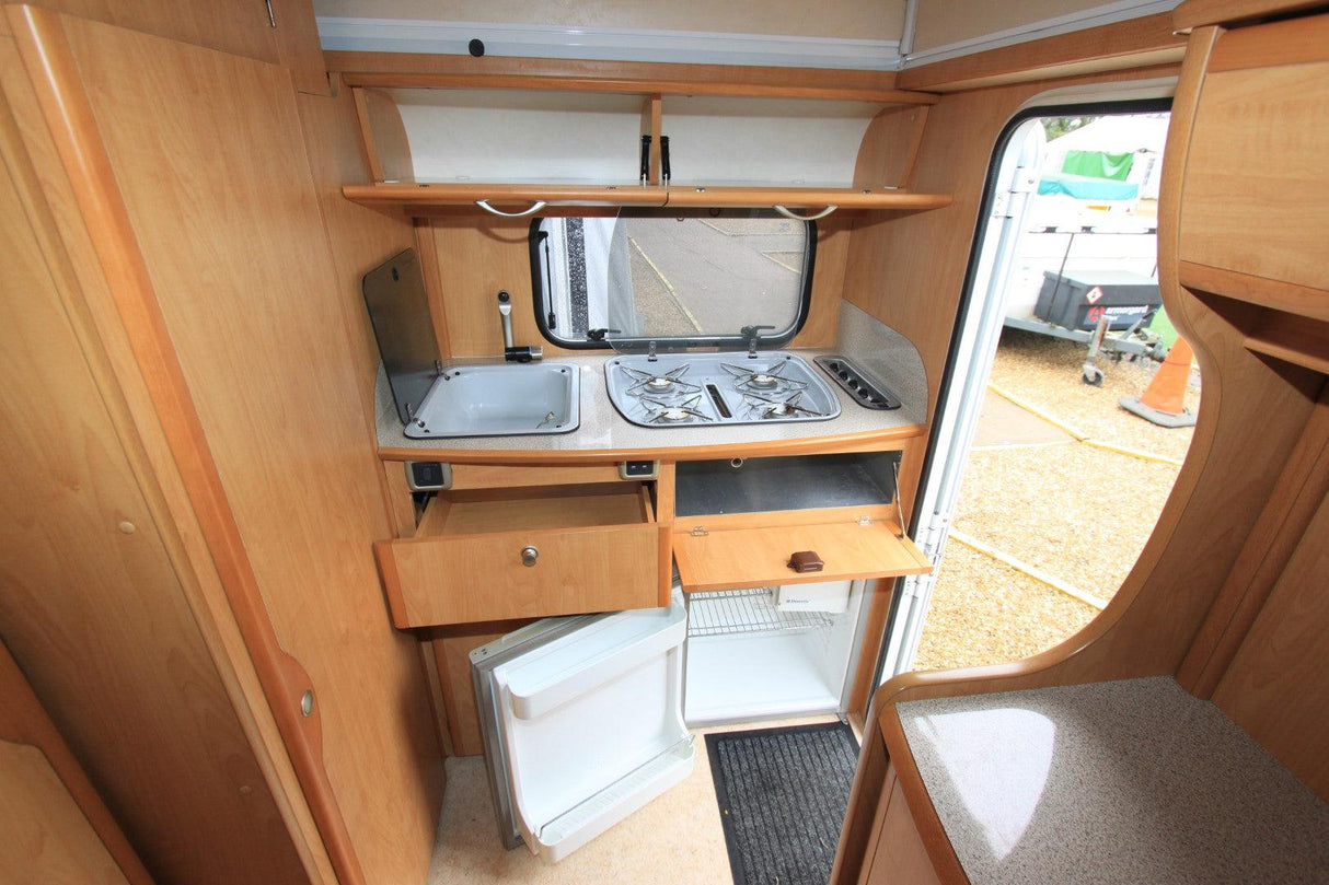 Trigano Silver 310TDL - '07-Used-Campers and Leisure