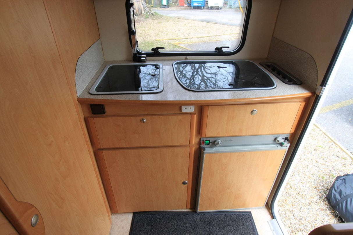Trigano Rubis 310TDL - '06-Used-Campers and Leisure